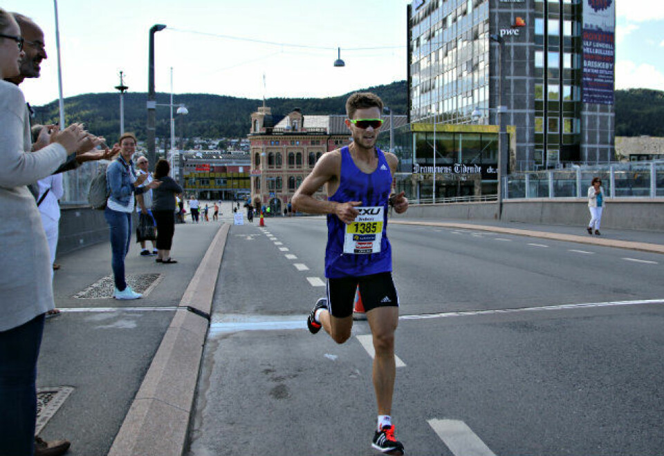 Andreas S. Myhre perset etter å ha løpt solo så godt som hele veien. Foto: Heming Leira Andreas S. Myhre perset etter å ha løpt solo så godt som hele veien. Foto: Heming Leira