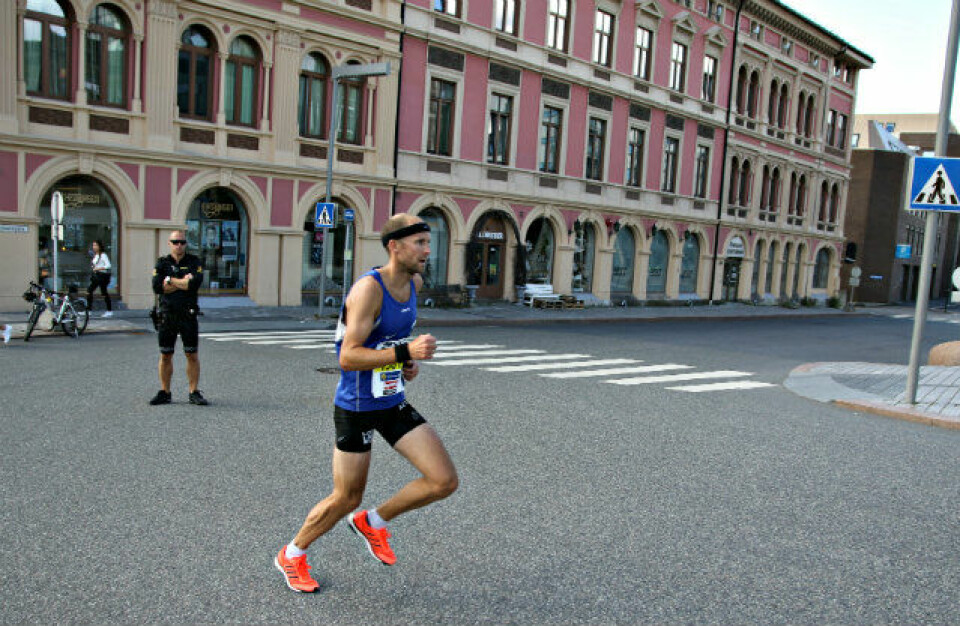 Gode tider og deltakerrekord i sommerlig Drammensmaraton 21km_OEystein_Moerk_IMG_0560.jpg