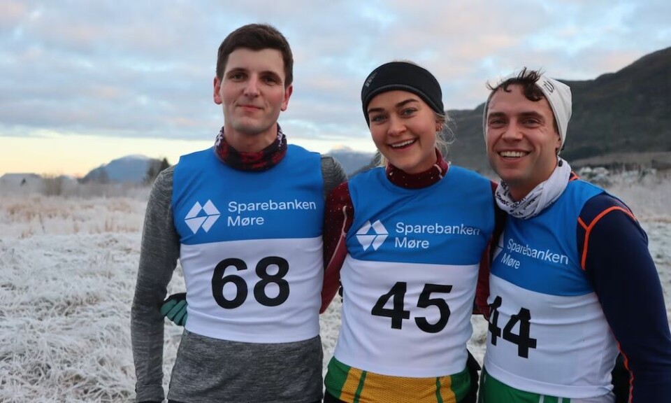 De tre beste på dagens løp. Fra venstre, Joachim Tranvåg (vinner), Amalie Sæten (ny løyperekord) og Ådne Andersen (nummer to). Foto: Jorulf Myrene, Vikebladet/Vestposten De tre beste på dagens løp. Fra venstre, Joachim Tranvåg (vinner), Amalie Sæten (ny løyperekord) og Ådne Andersen (nummer to). Foto: Jorulf Myrene, Vikebladet/Vestposten