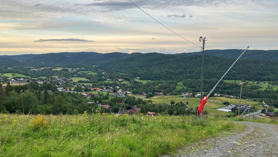 Utsikt fra løypa til starten og Lommedalen skole. (Arrangørfoto) Utsikt fra løypa til starten og Lommedalen skole. (Arrangørfoto)
