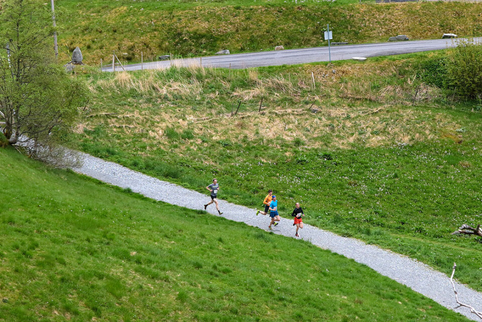 Hilde Fenne og Anders Sommer raskest over Livarden 3J6A2949.jpg