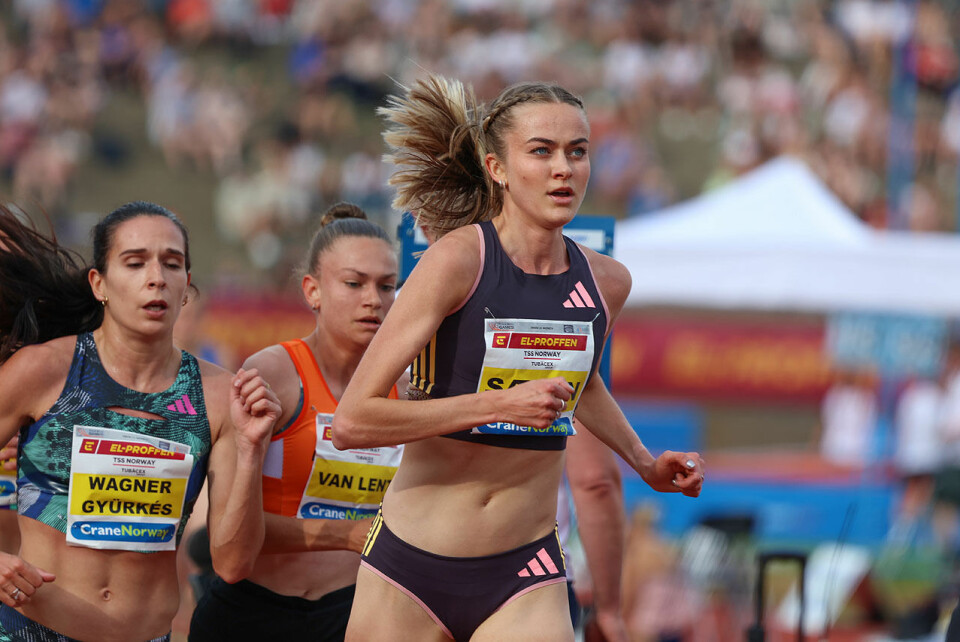 Amalie Sæten var med på leken fra start på sin andre 5000 meter men kom inn et godt stykke bak pers. (Foto: Arne Dag Myking) Amalie Sæten var med på leken fra start på sin andre 5000 meter men kom inn et godt stykke bak pers. (Foto: Arne Dag Myking)