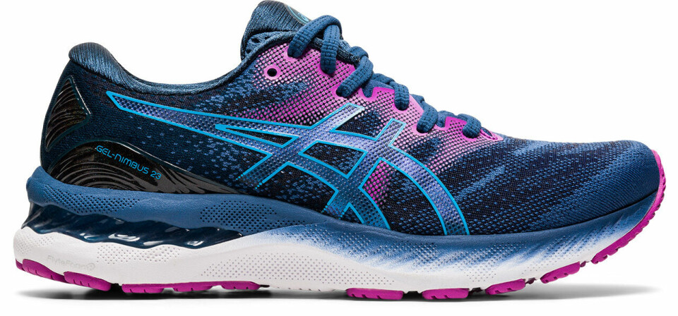 Test av løpesko for asfalt 2021 Asics Gel-Nimbus 23-Dame.jpg