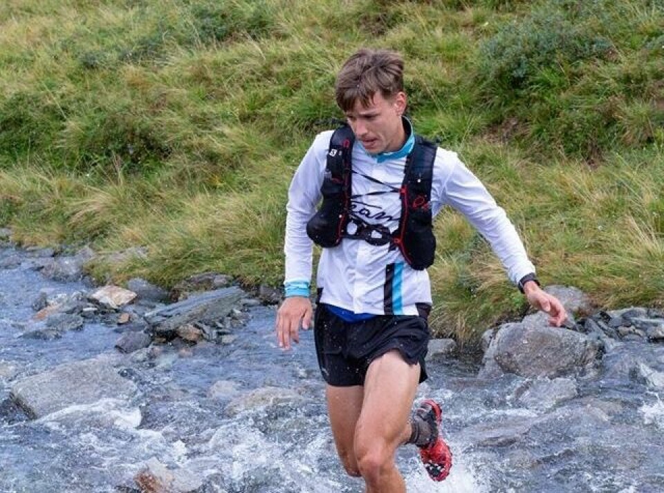 Ole Andre Sustevoll alene i tet allerede ved Redningshytten mellom fjell 1 og 2. (Foto: Arrangøren) Ole Andre Sustevoll alene i tet allerede ved Redningshytten mellom fjell 1 og 2. (Foto: Arrangøren)