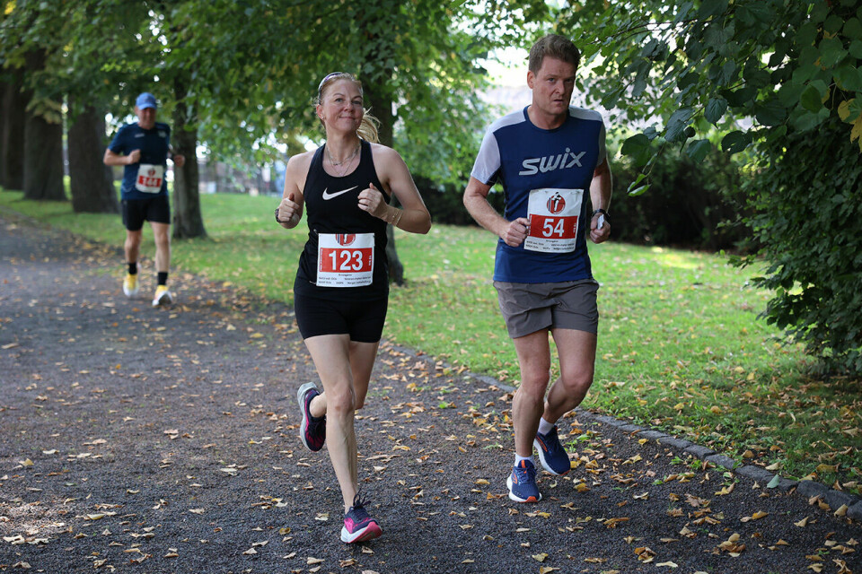 Veteranene ble hedret med Hedersløpet på Akershus festning 10-km-alleen-blid.jpg