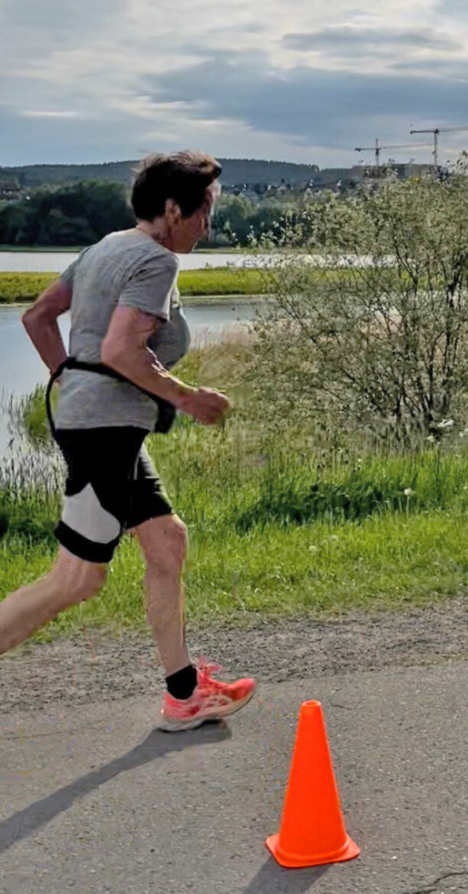 Løpefest i fine omgivelser på Lillestrøm Signy Rustlie 84år 10km_fix.jpg