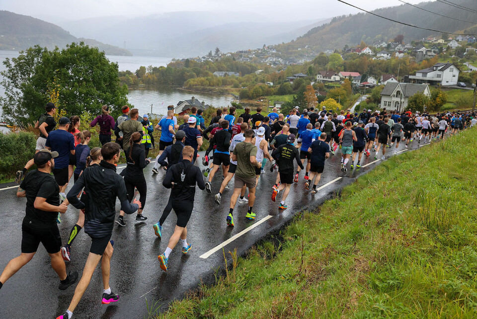 Lina Rivedal og Trygve Feidje Mjelde vant Sørfjorden halvmaraton 1U9A1667.jpg