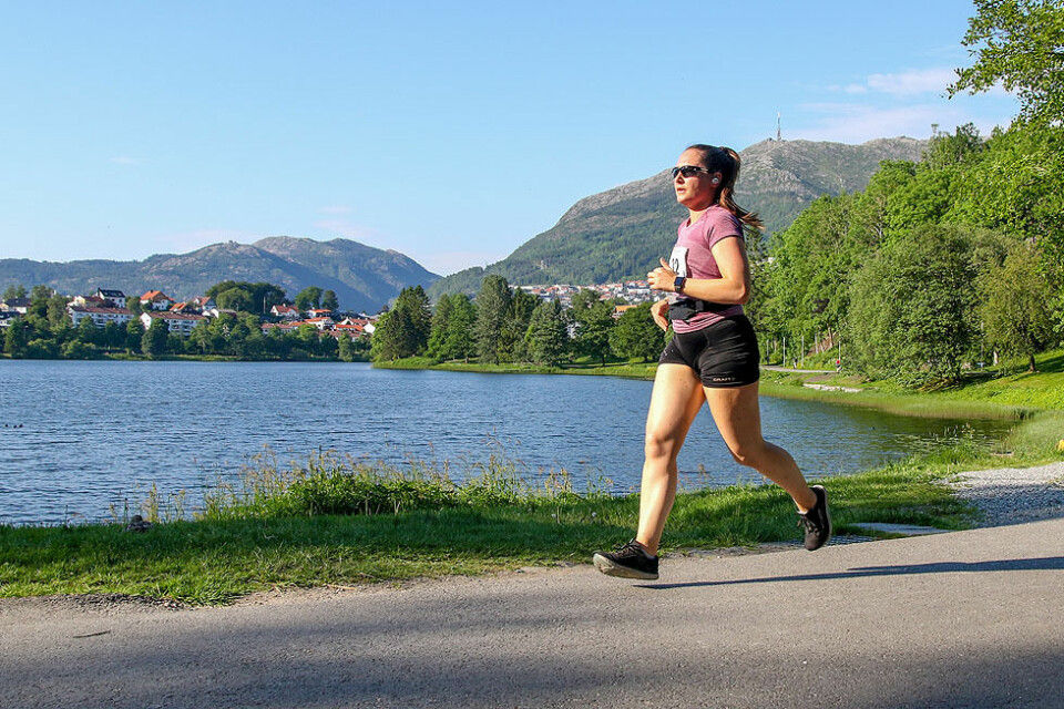 Ingrid Marie Johnsen var den raskeste kvinne rundt det idylliske Tveitevannet. (Alle foto: Arne Dag Myking). Ingrid Marie Johnsen var den raskeste kvinne rundt det idylliske Tveitevannet. (Alle foto: Arne Dag Myking).