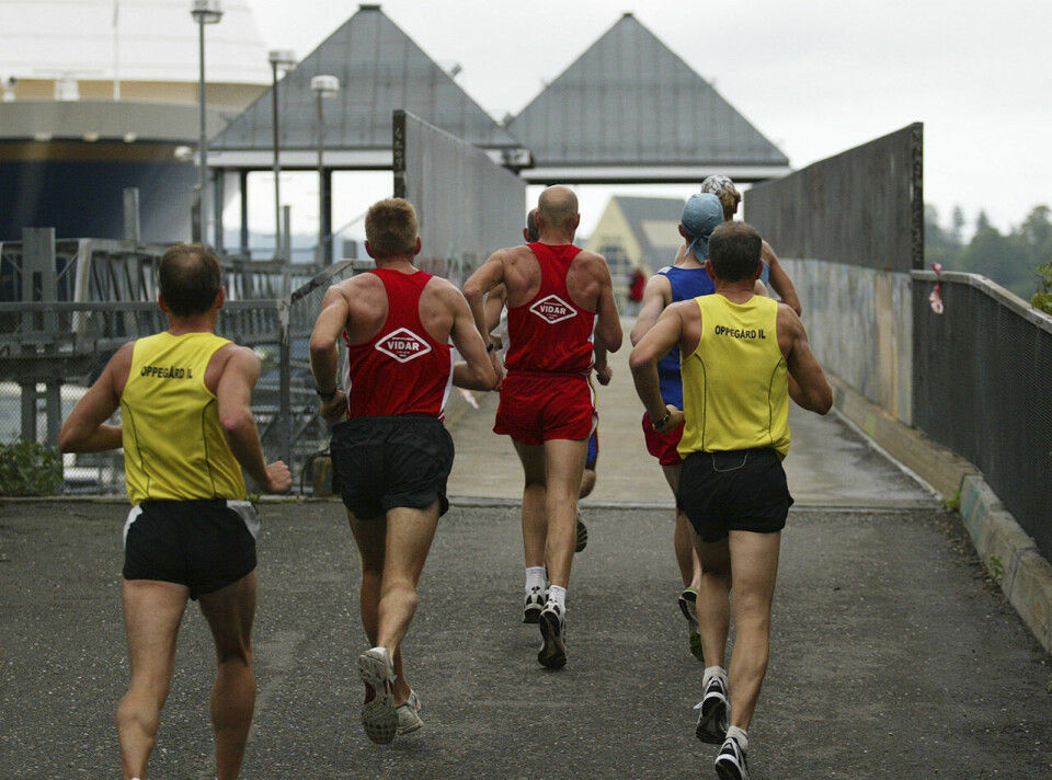 Oslo Maraton 2006: Ikkje så mange av konkurrentane visste at dei to løparane i midten hadde Renato Canova som trenar. (Foto: Kjell Vigestad) Oslo Maraton 2006: Ikkje så mange av konkurrentane visste at dei to løparane i midten hadde Renato Canova som trenar. (Foto: Kjell Vigestad)