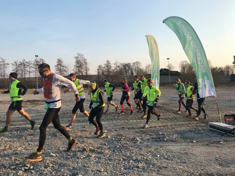 Starten på den 11. av 12 runder, løperne nærmer seg 70 løpte kilometer. (Arrangørfoto) Starten på den 11. av 12 runder, løperne nærmer seg 70 løpte kilometer. (Arrangørfoto)