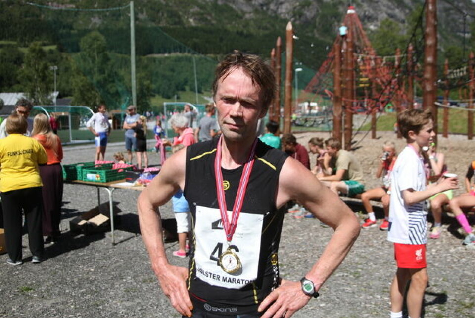 368 løpere i konkurranseklassene i Jølster Maraton Vinner_maraton_Helge_Hafsås