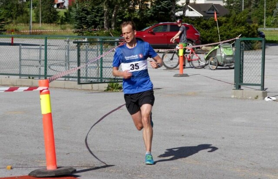 Joachim Tranvåg vant halvmaraton på Hareid Jan_Endre_Rise