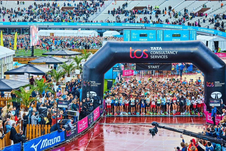 Joshua Belet og Meseret Belete vant i et Amsterdam Marathon med flere norske Starten_Amsterdam_Marathon.jpg