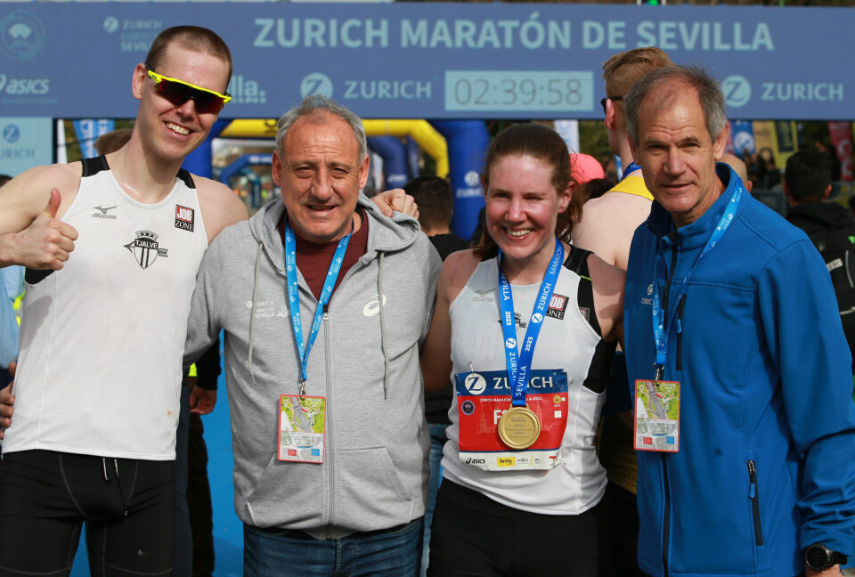 I godt selskap etter løpet: Her er maratonparet Wågan/Rypdal sammen med en OL-vinner på 1500 m, Fermin Cacho, og en dobbel verdensmester på maraton, Abel Anton. (Foto: Kjell Vigestad) I godt selskap etter løpet: Her er maratonparet Wågan/Rypdal sammen med en OL-vinner på 1500 m, Fermin Cacho, og en dobbel verdensmester på maraton, Abel Anton. (Foto: Kjell Vigestad)