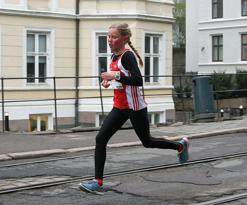 Ørjan Grønnevig og Karoline B. Grøvdal vant kaldt Sentrumsløp 5km_1,3km_kvinnevinner_Pernille_IMG_9242.jpg