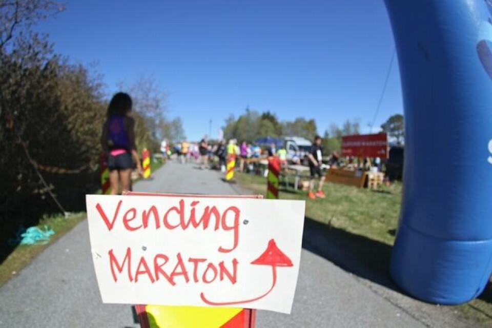 176 løpere i Ålesund Maraton på årets første sommerdag 06_vending.jpg