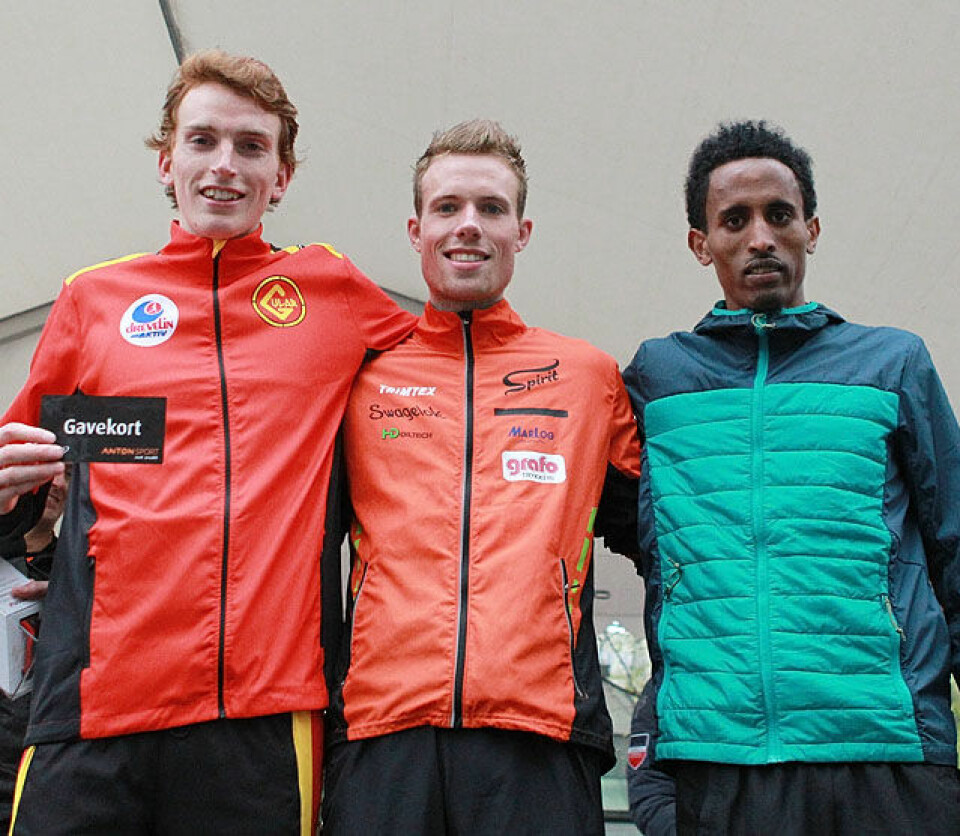 Ørjan Grønnevig og Karoline B. Grøvdal vant kaldt Sentrumsløp 10km_pall_menn_A20G8608.jpg