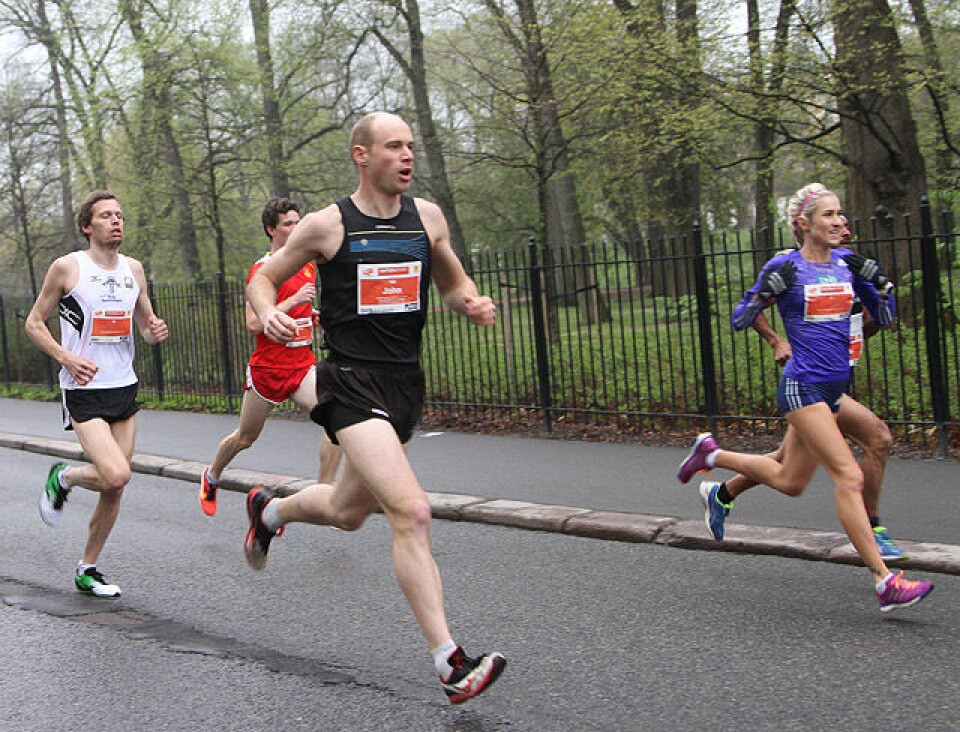 Ørjan Grønnevig og Karoline B. Grøvdal vant kaldt Sentrumsløp 10km_900m_Karoline_Groevdal_og_gutta_IMG_7883.jpg