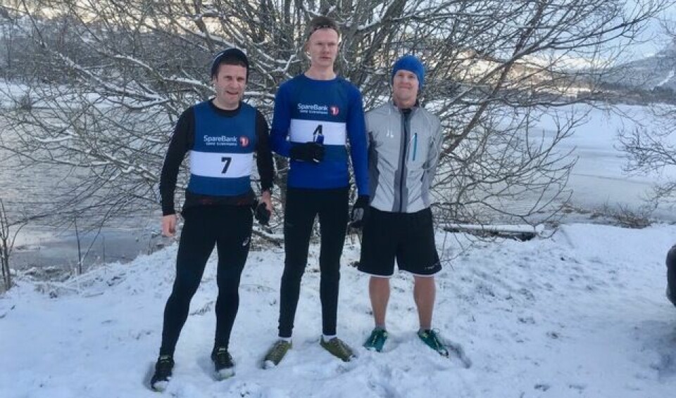 De tre beste i dagens Rotevatnet Rundt. Fra venstre, Leif Sægrov (2. plass), Jørgen André Førde (vinner) og Steffen Kråkevik (nummer tre). Foto: Elin Burås Sylte De tre beste i dagens Rotevatnet Rundt. Fra venstre, Leif Sægrov (2. plass), Jørgen André Førde (vinner) og Steffen Kråkevik (nummer tre). Foto: Elin Burås Sylte