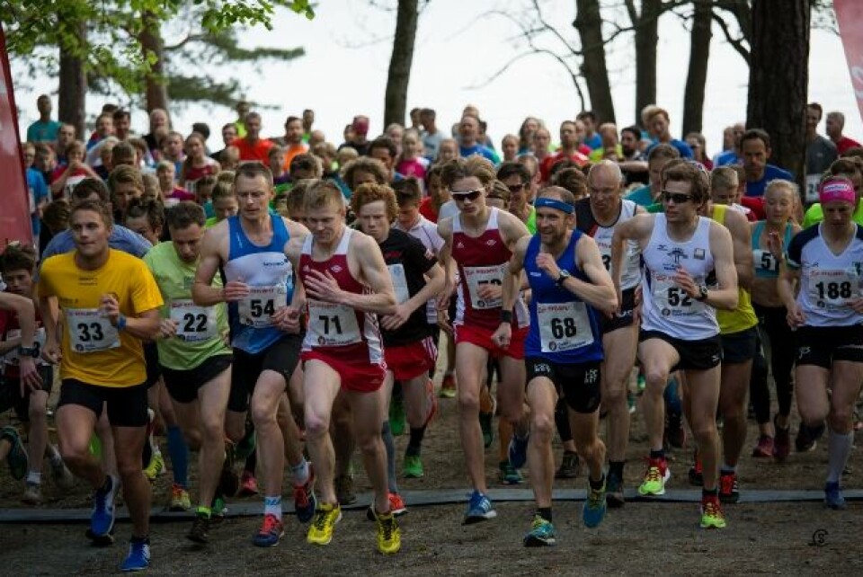 Fra starten i pulje 1 med de raskeste løperne. Vi ser vinnerne med nr 68 og 188 (foto: Sylvain Cavatz). Fra starten i pulje 1 med de raskeste løperne. Vi ser vinnerne med nr 68 og 188 (foto: Sylvain Cavatz).