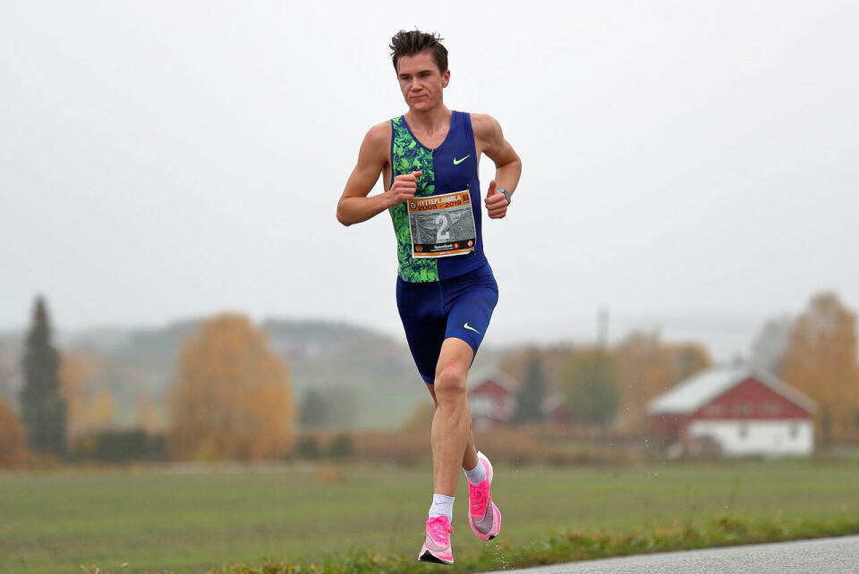 Gjert mener Jakob kunne løpt enda raskere på 10 km Jabob_Ingebrigtsen_8km_foto_OASclytter_1280_Hytteplanmila69.jpg