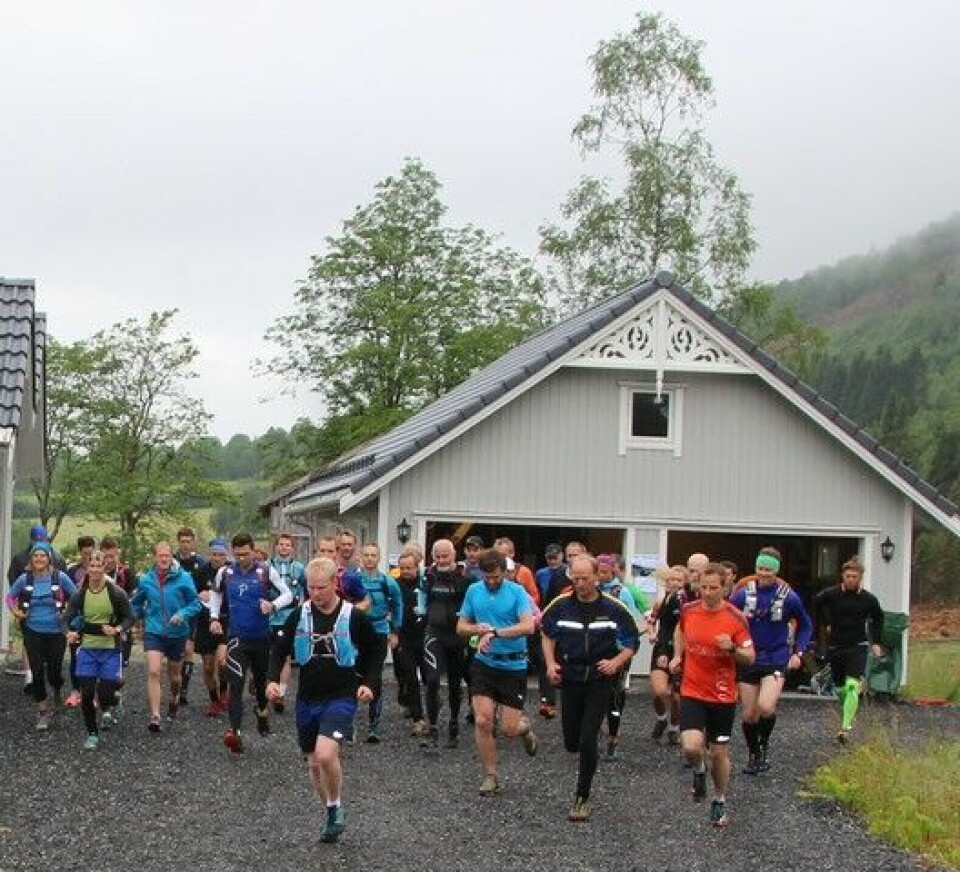 Skylstad og Jegteberg Lystad vant historiens første Ørsta fjellmaraton Frå starten av Ørsta fjellmaraton 2016..jpg
