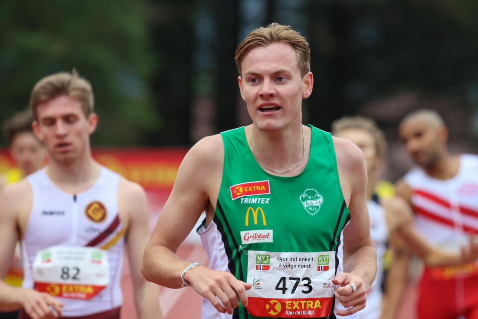 Ole Jakob Høsteland Solbu løp taktisk klokt og sikret seg en forventet finaleplass med seier i det andre av de tre forsøksheatene på 800 meter. (Foto: Arne Dag Myking) Ole Jakob Høsteland Solbu løp taktisk klokt og sikret seg en forventet finaleplass med seier i det andre av de tre forsøksheatene på 800 meter. (Foto: Arne Dag Myking)