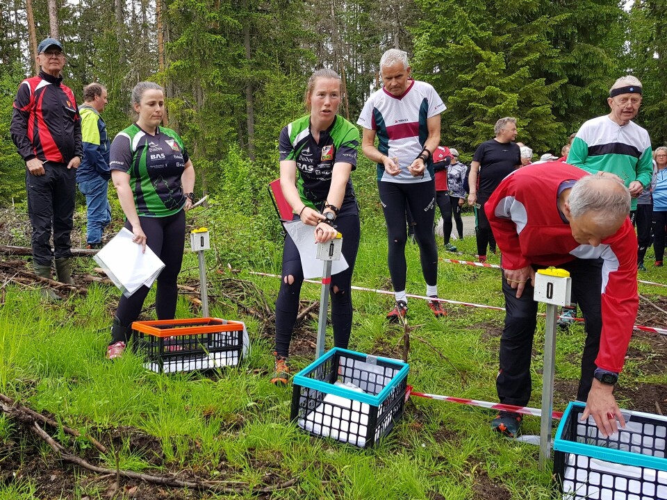 Emilie Westli Andersen (i midten) gjør seg klar til start. Emilie Westli Andersen (i midten) gjør seg klar til start.