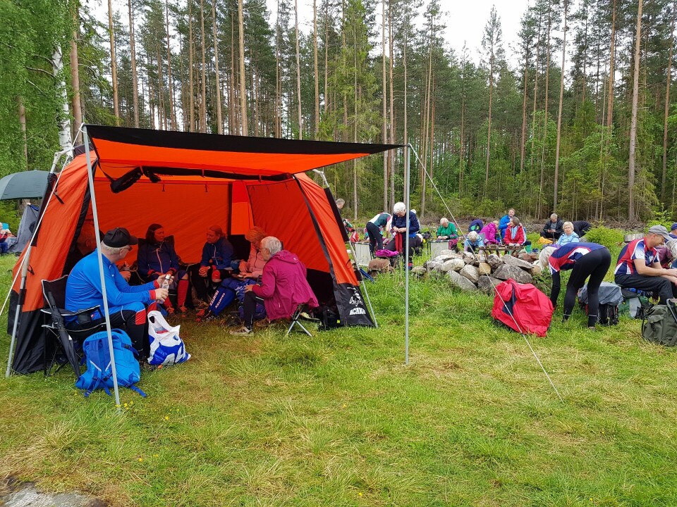 Bedrifts-o-løp fra Hjemlikoia i Løten Sparebank 1 med teltgarerobe men andre skifter ute.jpg