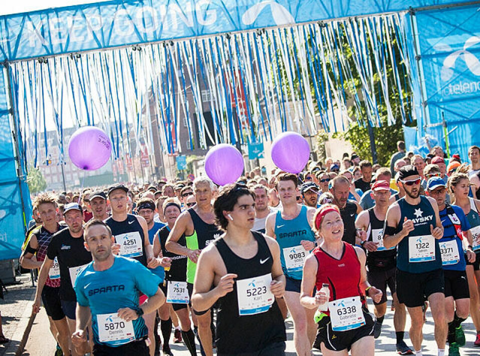 Gode tider da 166 norske løp København Marathon søndag Mange_passeringspunkt_3-40-fartsholder_640.jpg