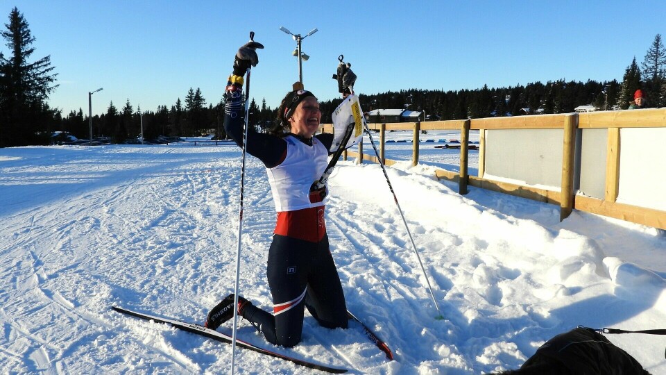 Anna Ulvensøen kunne juble etter seieren på jaktstarten søndag. (Foto: Stein Arne Negård) Anna Ulvensøen kunne juble etter seieren på jaktstarten søndag. (Foto: Stein Arne Negård)