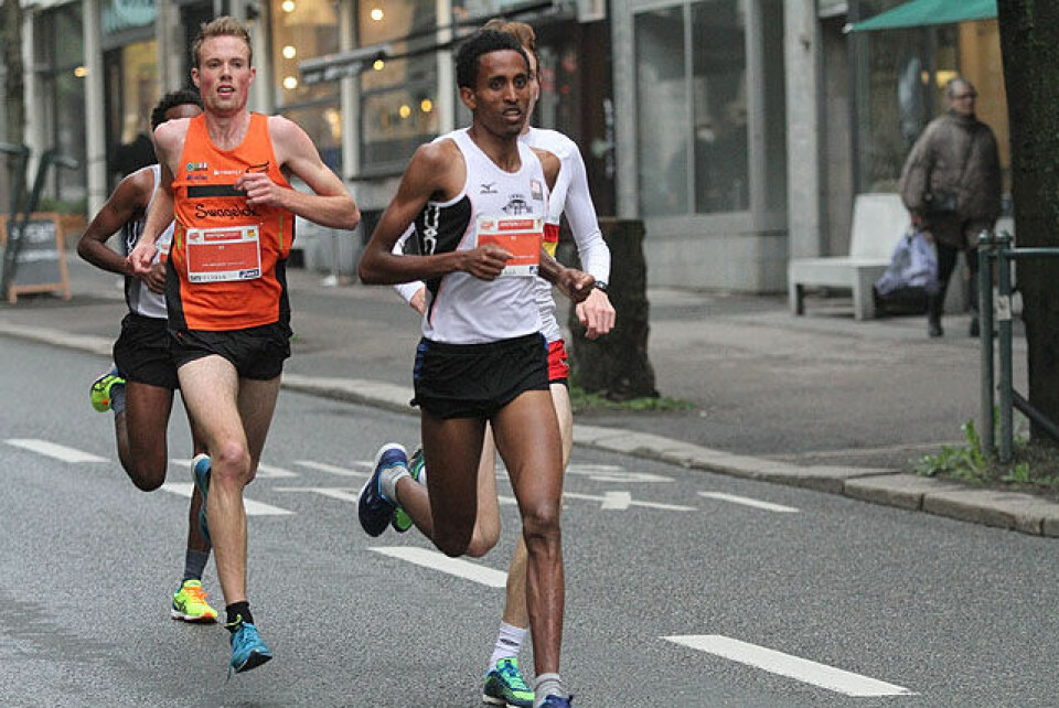 Ørjan Grønnevig og Karoline B. Grøvdal vant kaldt Sentrumsløp 6km_herretet_IMG_8796.jpg