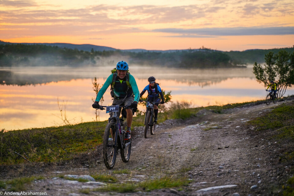 Offroad Finnmark - et fantastisk sykkeleventyr over Finnmarksvidda. (Foto: Anders H. Abrahamsen) Offroad Finnmark - et fantastisk sykkeleventyr over Finnmarksvidda. (Foto: Anders H. Abrahamsen)