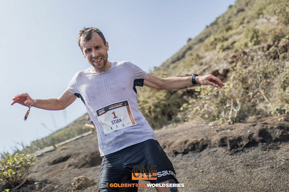 Stian Angermund med uhell i finaleløpet, vant likevel Golden Trail World Series sammenlagt Stian_Philipp Reiter-1.jpg