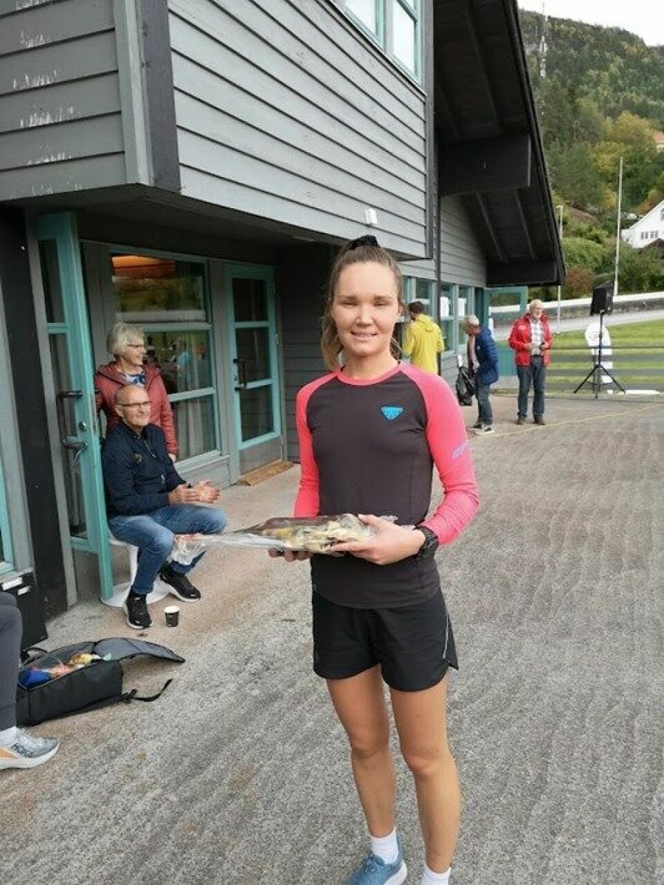 122 fullførte Gloppen Halvmaraton under fine forhold Eirin Aasen Kvalheim.jpg