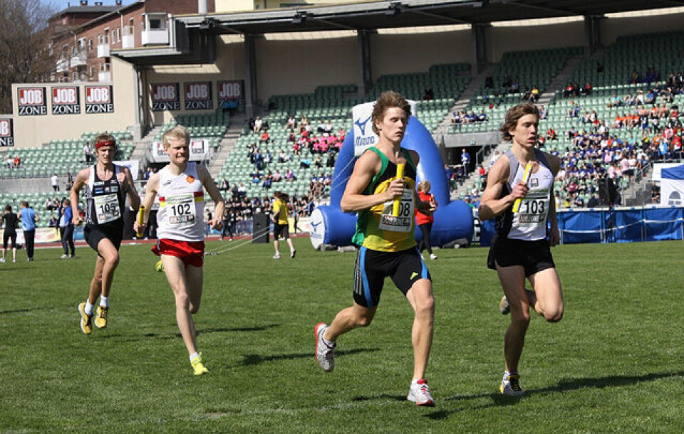 Holmenkollstafetten: Tjalve og Vidar Elite_menn_andre_etappe_foto_Runar_Gilberg_