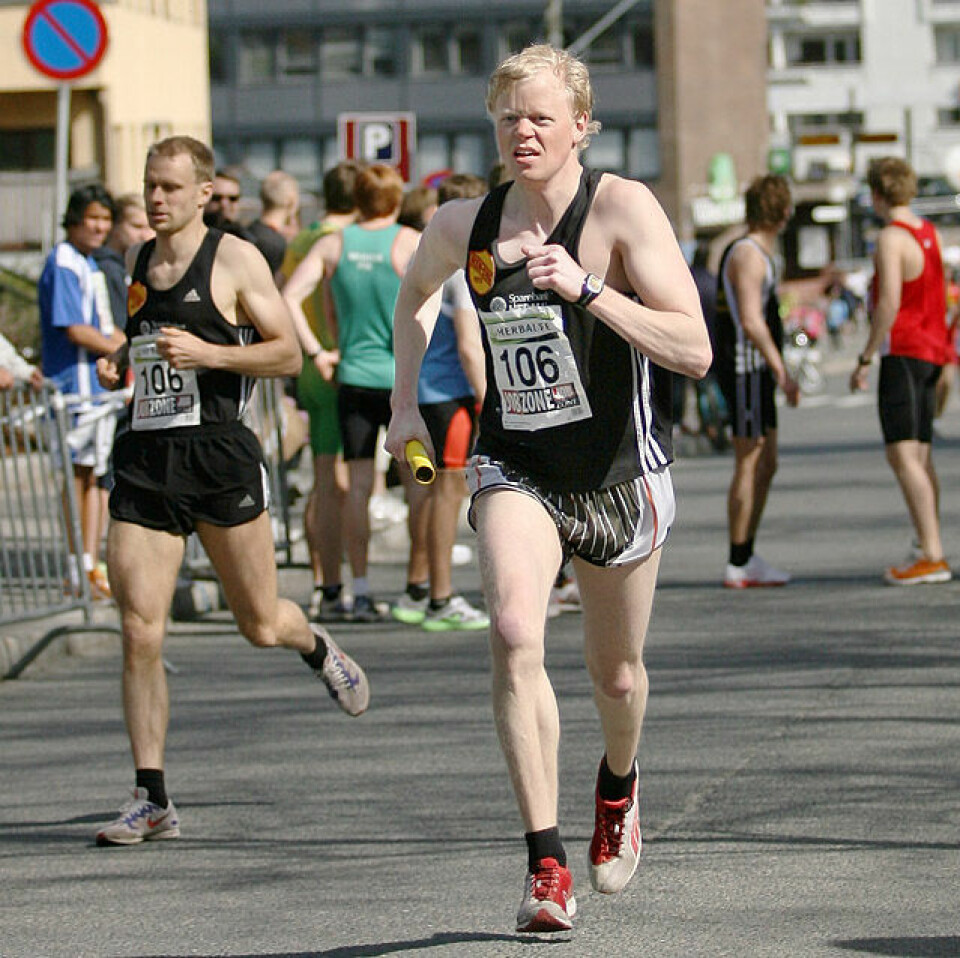 Holmenkollstafetten: Tjalve og Vidar Menn-elite_6-veksling_Ren-Eng_IMG_9586