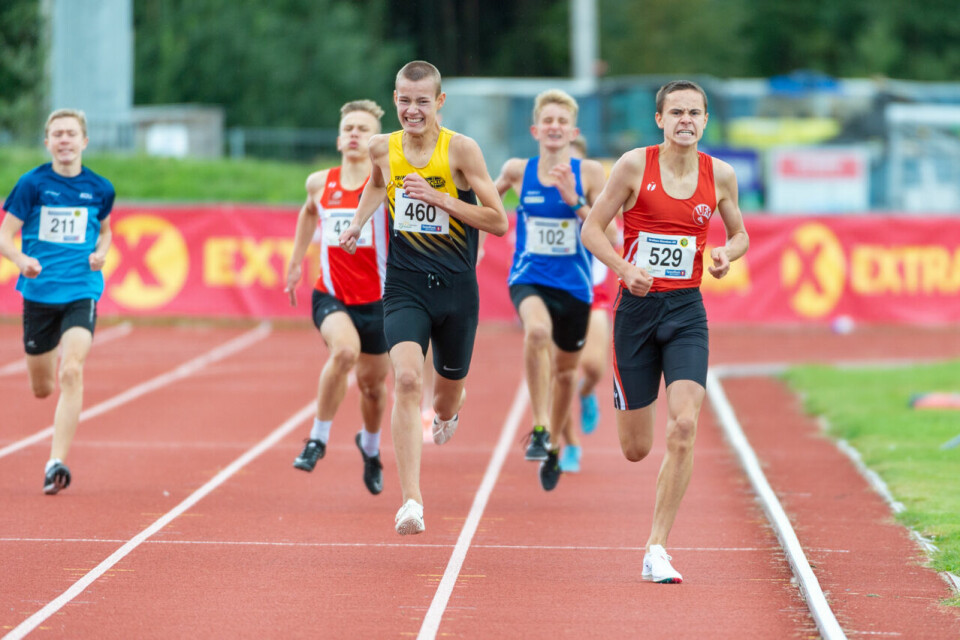 UM 2020: Casper Granheim Åkvik sjokkvant G15 mens Philip Morken vant G16 på 800 meter G15_800m_Heat2_Spurt_DSC9920.jpg