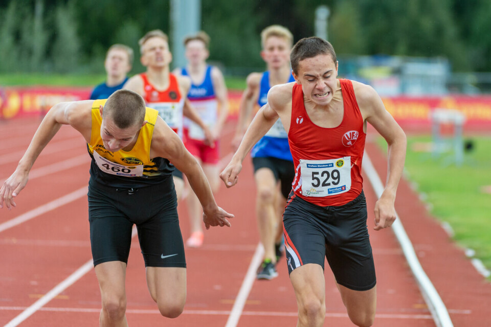 UM 2020: Casper Granheim Åkvik sjokkvant G15 mens Philip Morken vant G16 på 800 meter G15_800m_Heat2_Mål_DSC9927.jpg