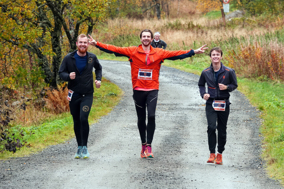 Været var grått men smilene var uansett på plass. (Foto: Nok Sandholm) Været var grått men smilene var uansett på plass. (Foto: Nok Sandholm)