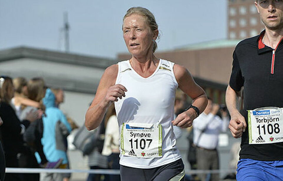 Synøve Brox hadde i fjor den neste beste tiden på halvmaraton etter Veterantabellene med 1.25.14 fra halvmaraton i Oslo (bildet). I år topper hun denne rangeringen med 1.23.44 fra Santa Pola halvmaraton. Foto av Synøve tatt i Oslo Maraton: Bjørn Johannessen. Synøve Brox hadde i fjor den neste beste tiden på halvmaraton etter Veterantabellene med 1.25.14 fra halvmaraton i Oslo (bildet). I år topper hun denne rangeringen med 1.23.44 fra Santa Pola halvmaraton. Foto av Synøve tatt i Oslo Maraton: Bjørn Johannessen.