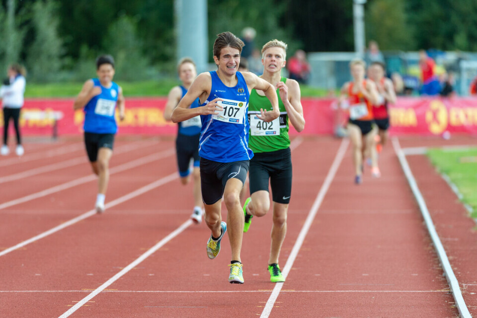 UM 2020: Casper Granheim Åkvik sjokkvant G15 mens Philip Morken vant G16 på 800 meter G16_800m_Heat2_Spurt_DSC9817.jpg