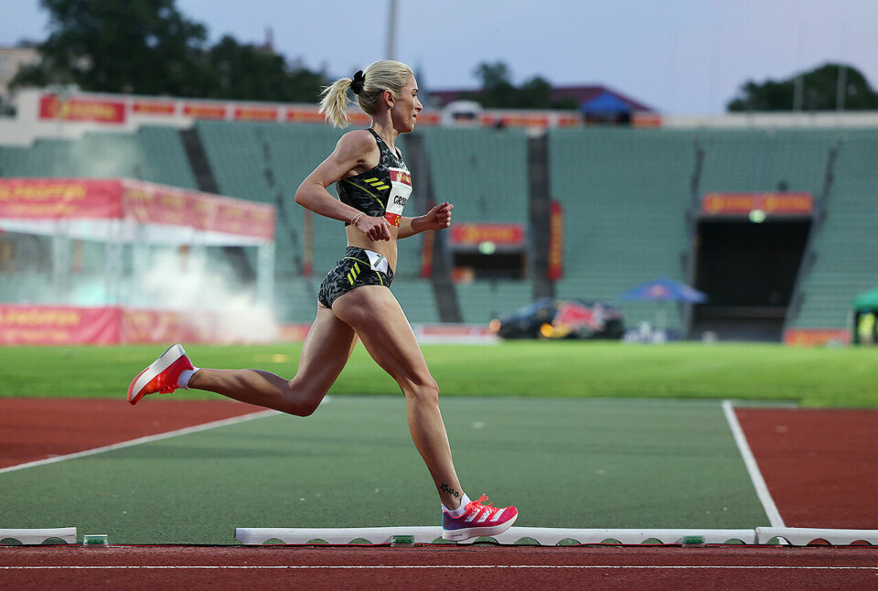 Karoline Bjerkeli Grøvdal løpe en solid 3000 m på 8:30,84. Det var nesten sekundet raskere enn den norske rekorden til Grete Waitz. (Foto: Samuel Hafsahl) Karoline Bjerkeli Grøvdal løpe en solid 3000 m på 8:30,84. Det var nesten sekundet raskere enn den norske rekorden til Grete Waitz. (Foto: Samuel Hafsahl)