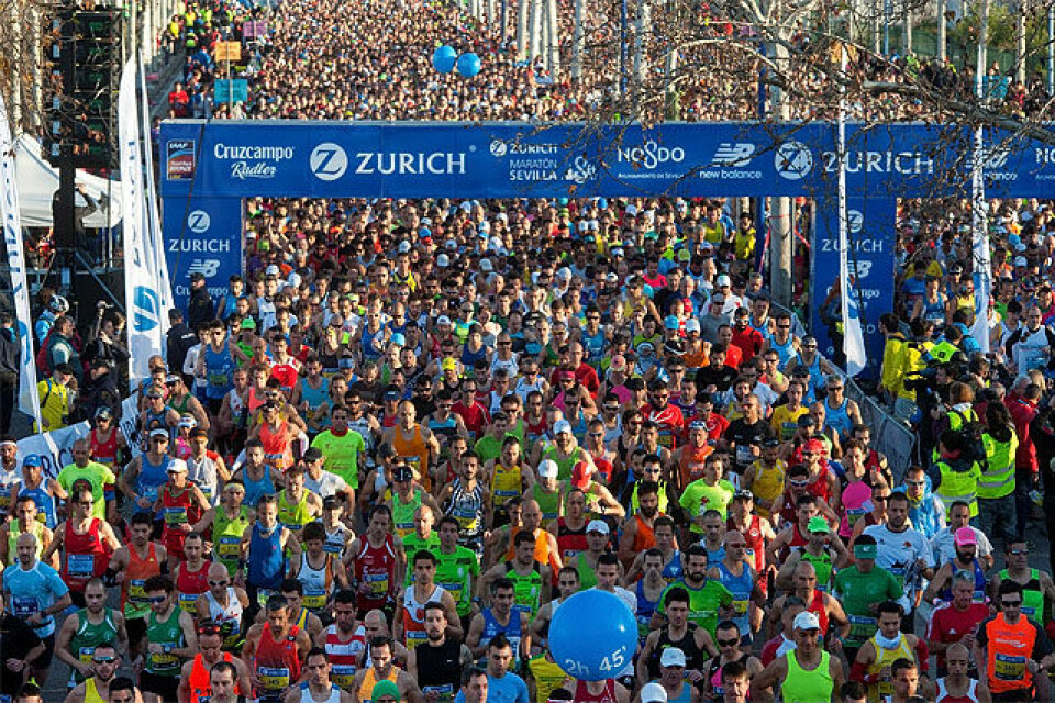 14. plass til Ann Kristin Mosbron i Sevilla Marathon Sevilla_Marathon_start2015.jpg