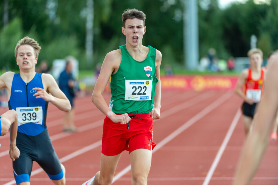 UM 2020: Casper Granheim Åkvik sjokkvant G15 mens Philip Morken vant G16 på 800 meter G16_800m_Heat2_August Da Silva Sveen_Mål_DSC9827.jpg