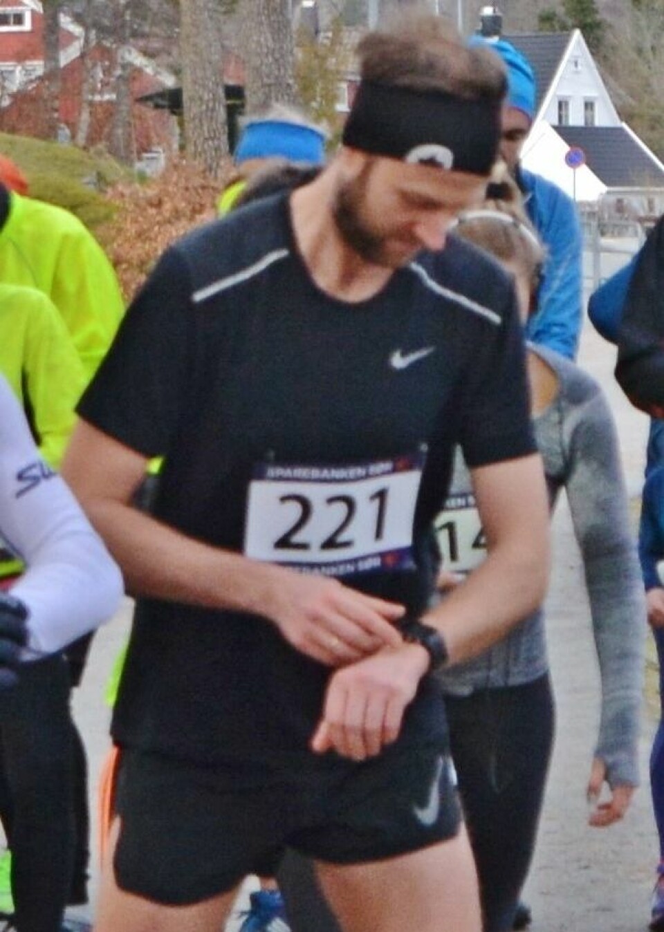 Simen Koland og Inger Saanum raskest på 10 km i Mandal Simen_Koland_på_start.jpg