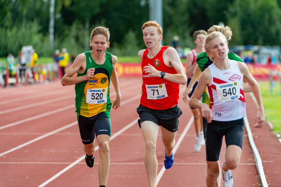 UM 2020: Casper Granheim Åkvik sjokkvant G15 mens Philip Morken vant G16 på 800 meter G16_800m_Heat1_Spurt_2. og 3.plass_DSC9797.jpg