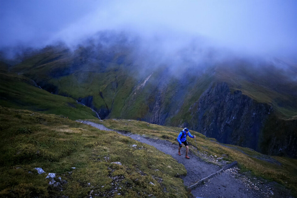 Fantastisk fjerdeplass til Hallvard Schjølberg i UTMB UTMB_natt_foto_Franck_Oddoux.jpg