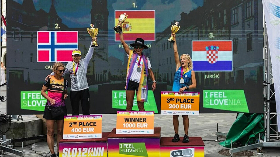 Line Caliskaner på pallen i Slovenian 12-hour run. (Bilder er hentet fra Lines facebook-side) Line Caliskaner på pallen i Slovenian 12-hour run. (Bilder er hentet fra Lines facebook-side)