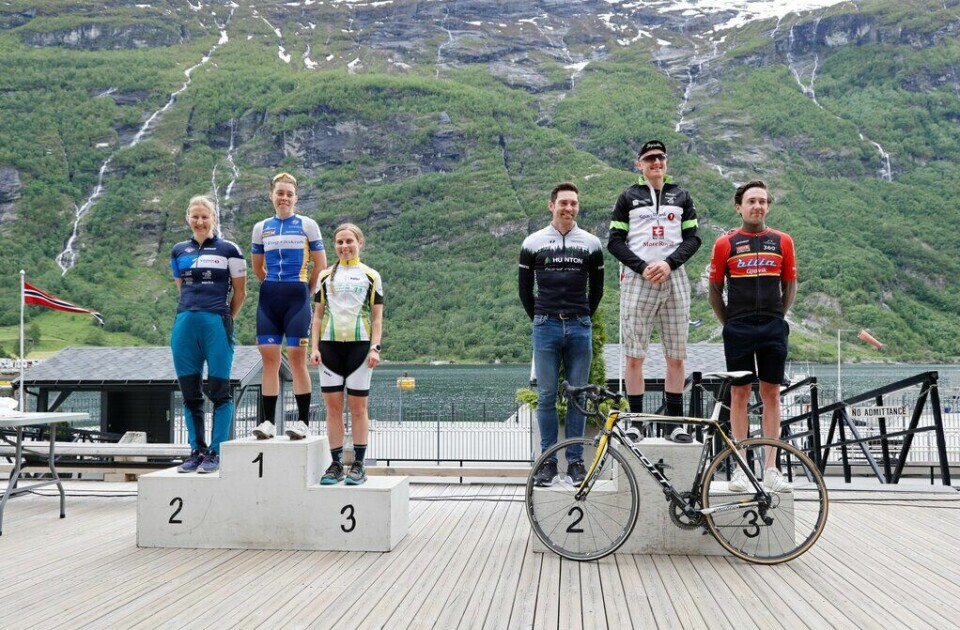 Håvard Gjeldnes og Emelie Røe Utvik vant Nibberittet Nibberittet_pall_foto_arrangor.jpg